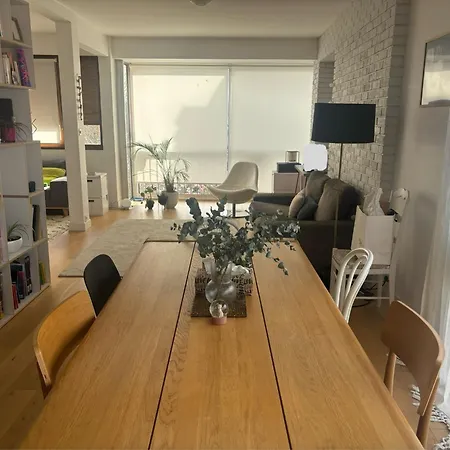 Bright And Spacious Apartment *